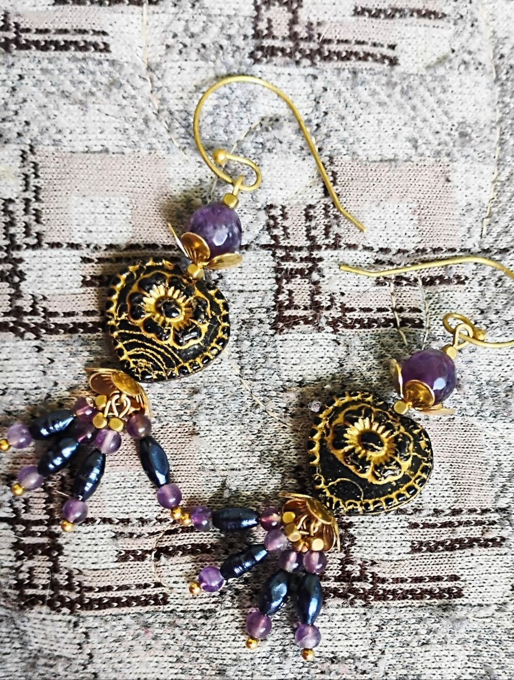 Romantic Black Heart And Pearl Tassel Earrings - Picture 3 of 5